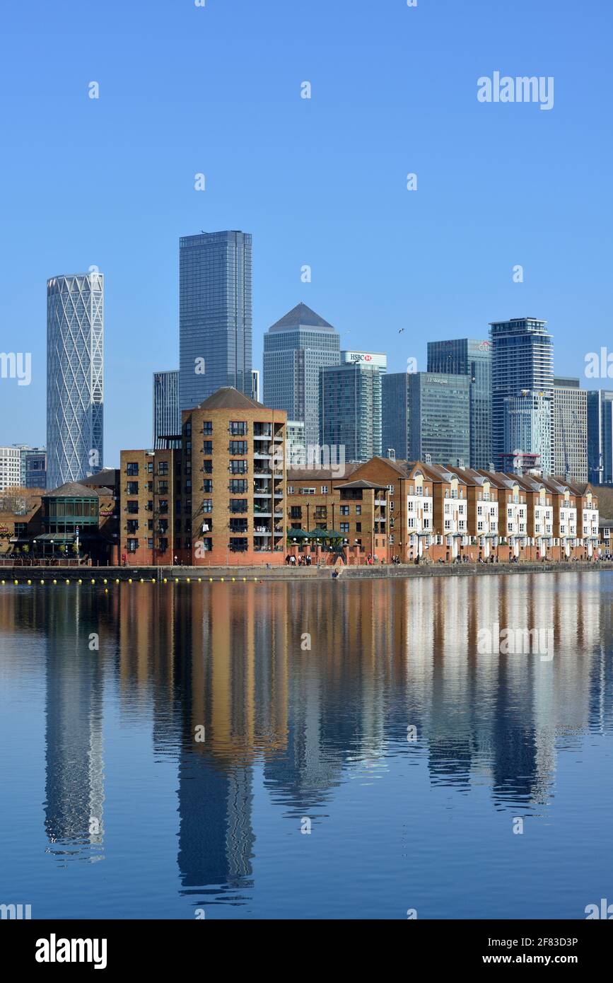 Canary Wharf et Greenland Dock, Surrey Quays, Canada Water, South East London, Royaume-Uni Banque D'Images