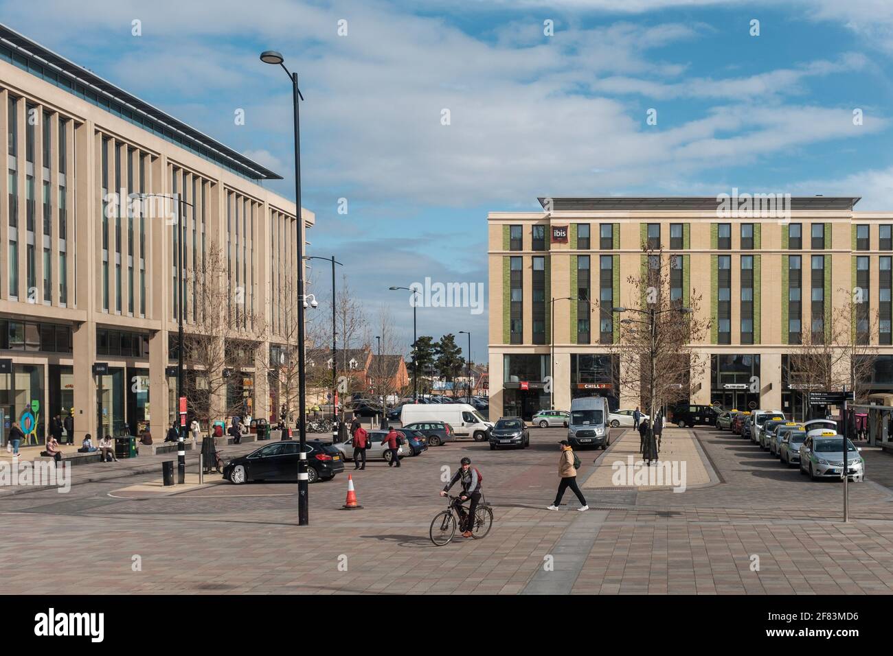 Vue sur Station Sq Cambridge, Royaume-Uni Banque D'Images