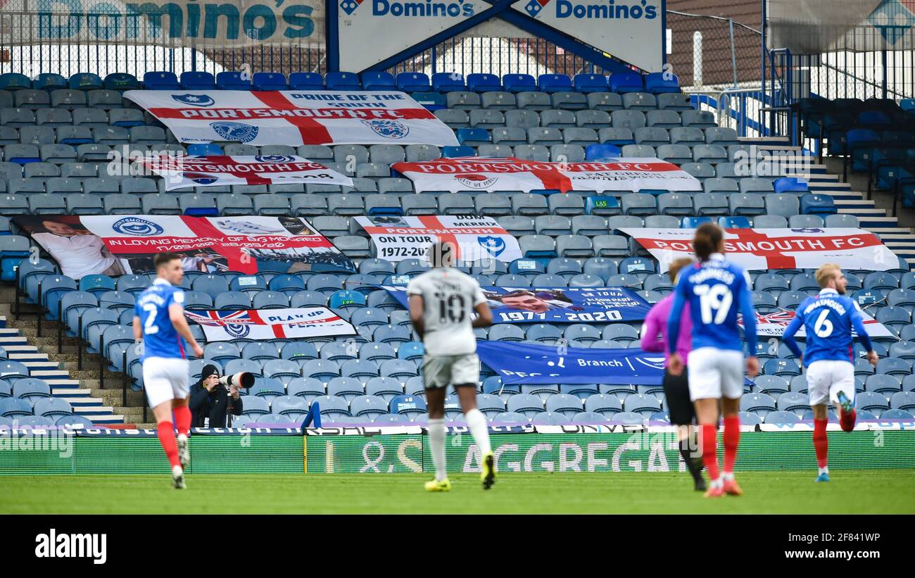 Pas de fans dans les stands en raison des restrictions de verrouillage de COVID pendant le match de Sky Bet League One entre Portsmouth et Burton Albion à Fratton Park , Portsmouth , Royaume-Uni - 10 avril 2021 - usage éditorial seulement. Pas de merchandising. Pour les images de football, les restrictions FA et Premier League s'appliquent inc. Aucune utilisation Internet/mobile sans licence FAPL - pour plus de détails, contactez football Dataco Banque D'Images