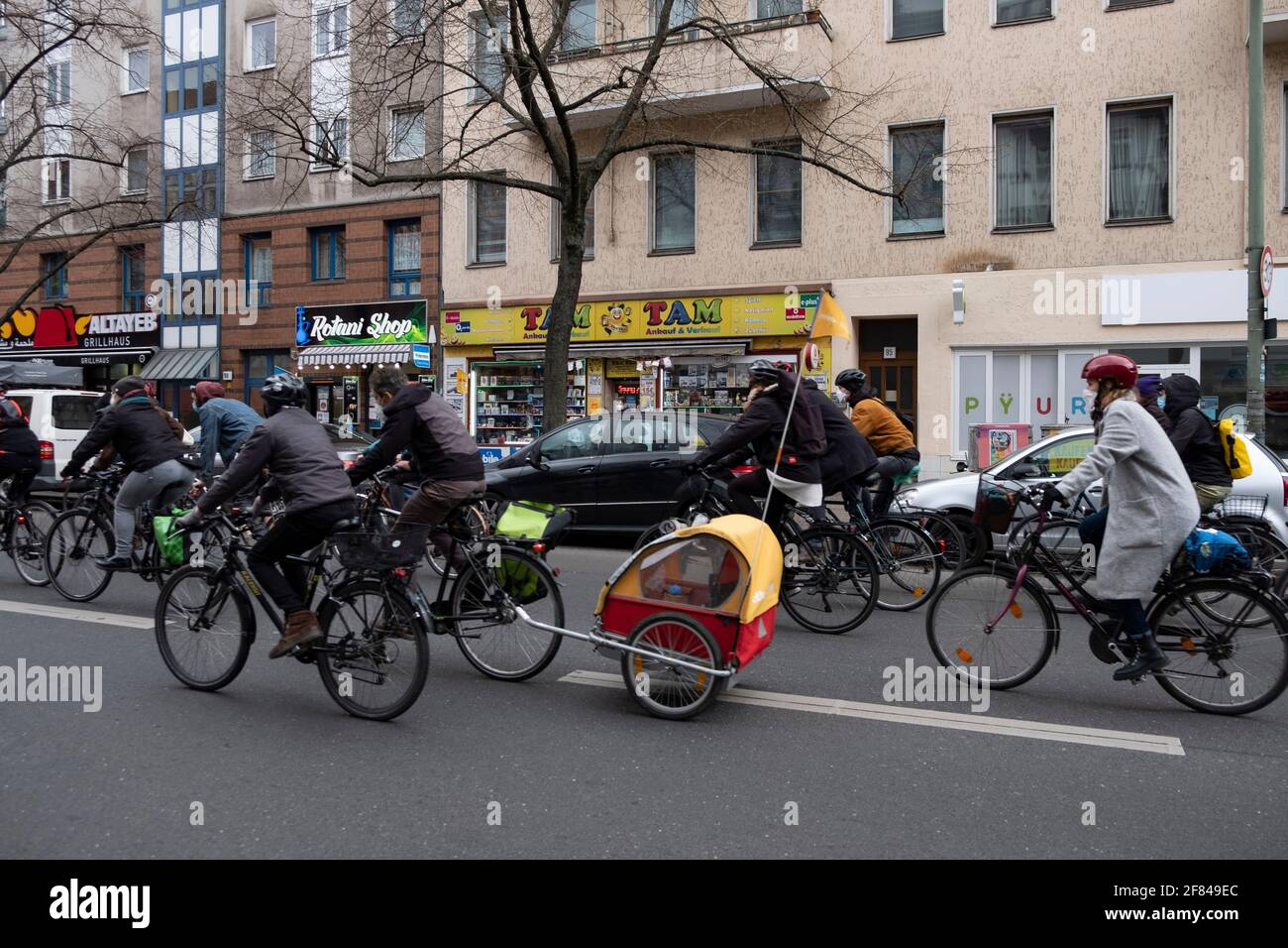 Démo de vélo à Berlin contre A100 Photo Stock - Alamy