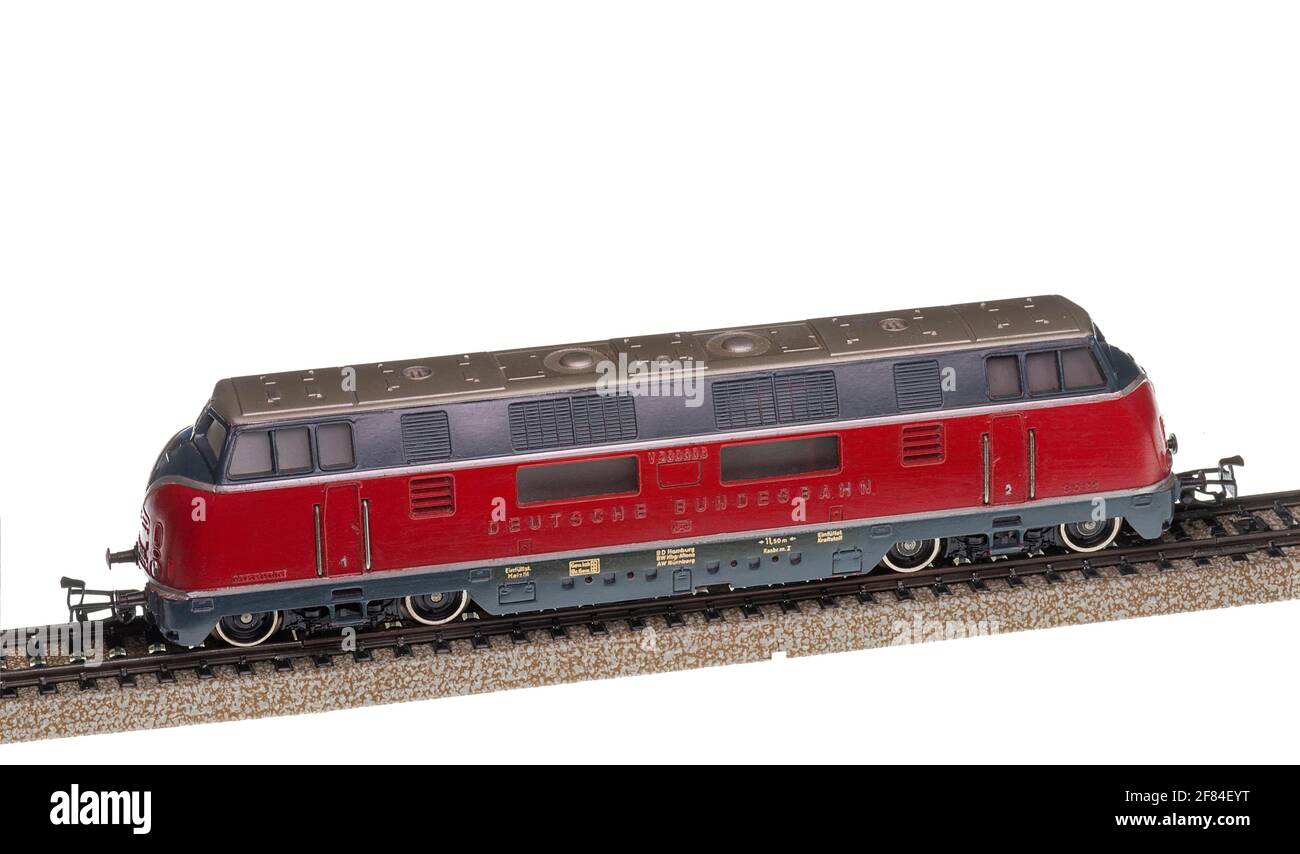 Locomotive diesel, Maerklin H0, classe DB V 200, années 1960, fabriquée en Allemagne de l'Ouest, sur fond blanc, Allemagne Banque D'Images