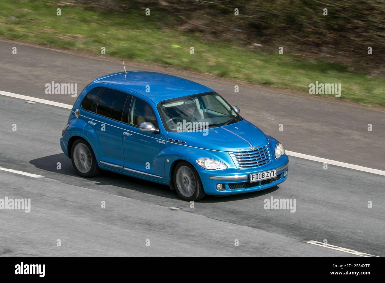 2008 Chrysler Pt Cruiser Limited CRD, 2148cc diesel à hayon conduite sur l'autoroute M6 près de Preston à Lancashire, Royaume-Uni. Banque D'Images