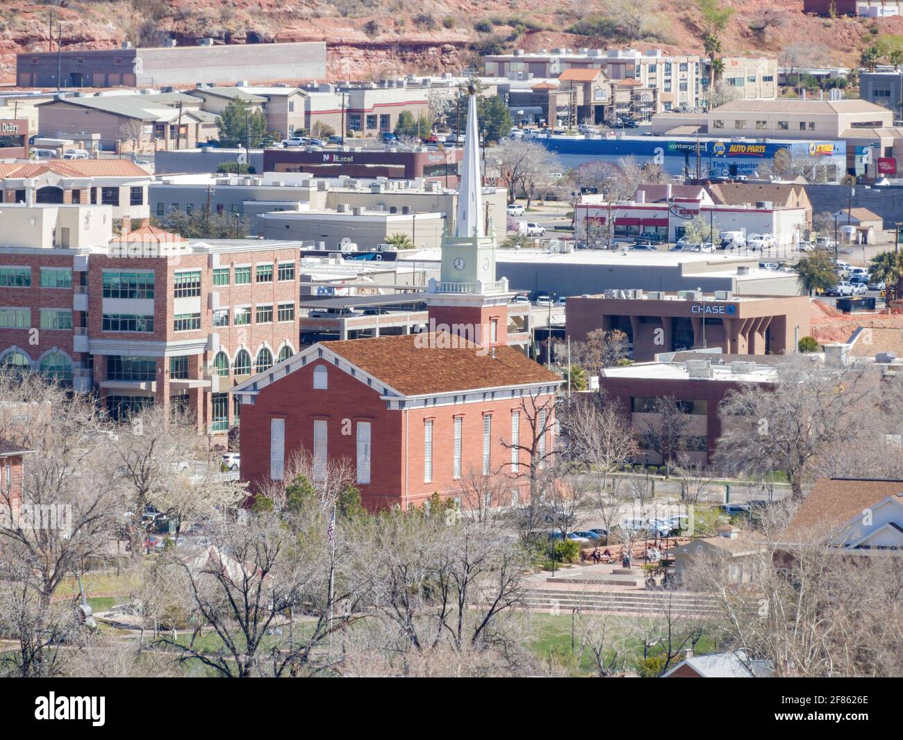 Utah, 15 MARS 2021 - vue aérienne du paysage urbain de Saint-Georges Banque D'Images