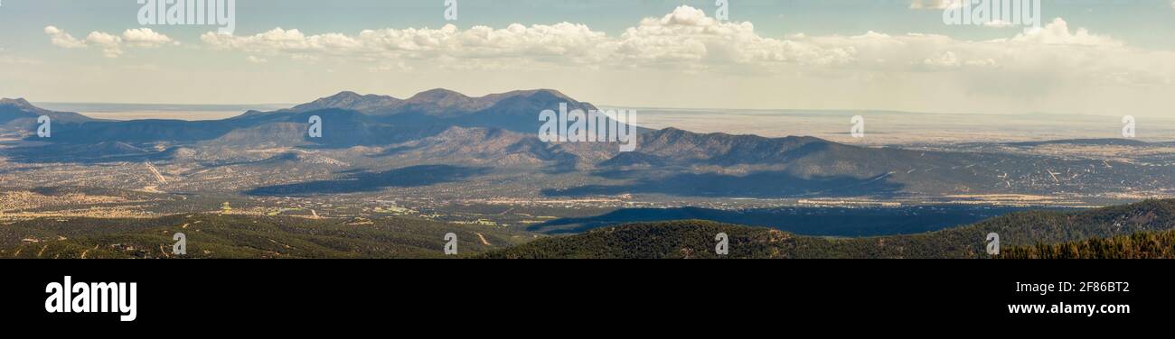 Vue panoramique sur les montagnes Sandia, Albuquerque, Nouveau-Mexique Banque D'Images