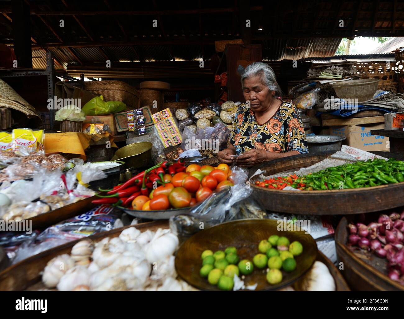 Un marché de produits frais à Ubud, Bali, Indonésie. Banque D'Images