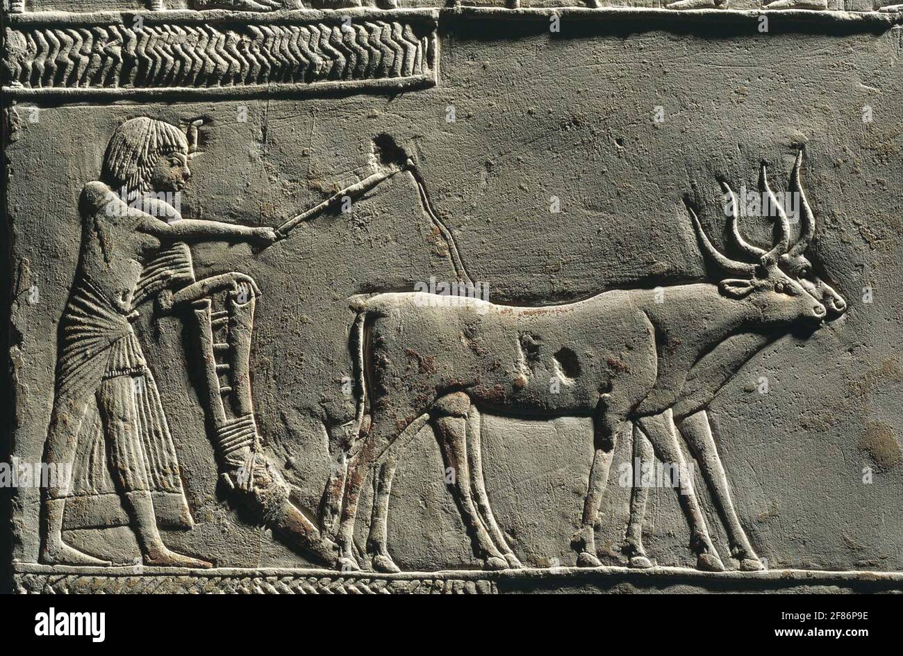 6806. Scène de labourage, relief du tombeau de Horemheb, 1333-1323 av. J.-C., Saqqarah, Égypte. Banque D'Images