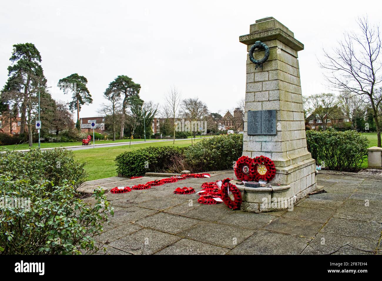 Mémorial de guerre au printemps, Sidcup, Kent, Angleterre Banque D'Images