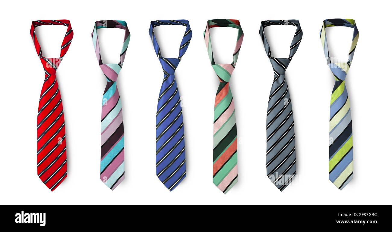 Cravates à nouer de différentes couleurs, cravates à rayures pour hommes.  Isolé sur fond blanc Photo Stock - Alamy