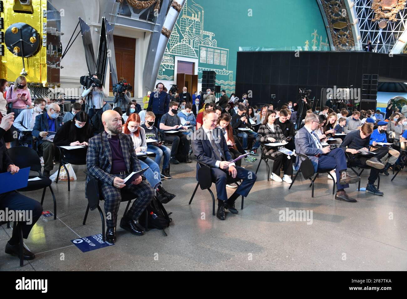 11 Avril 21 Russie Moscou La Dictee Spatiale Russe Au Centre Cosmonautics And Aviation Du Centre D Exposition Vdnkh L Evenement S Inscrit Dans Le Cadre Des Celebrations Du 60e Anniversaire Du Premier 11 Avril 21 Russie Moscou La Dictee Spatiale Russe Au Centre Cosmonautics And Aviation Du Centre D Exposition Vdnkh L Evenement S Inscrit Dans Le Cadre Des Celebrations Du 60e Anniversaire Du Premier