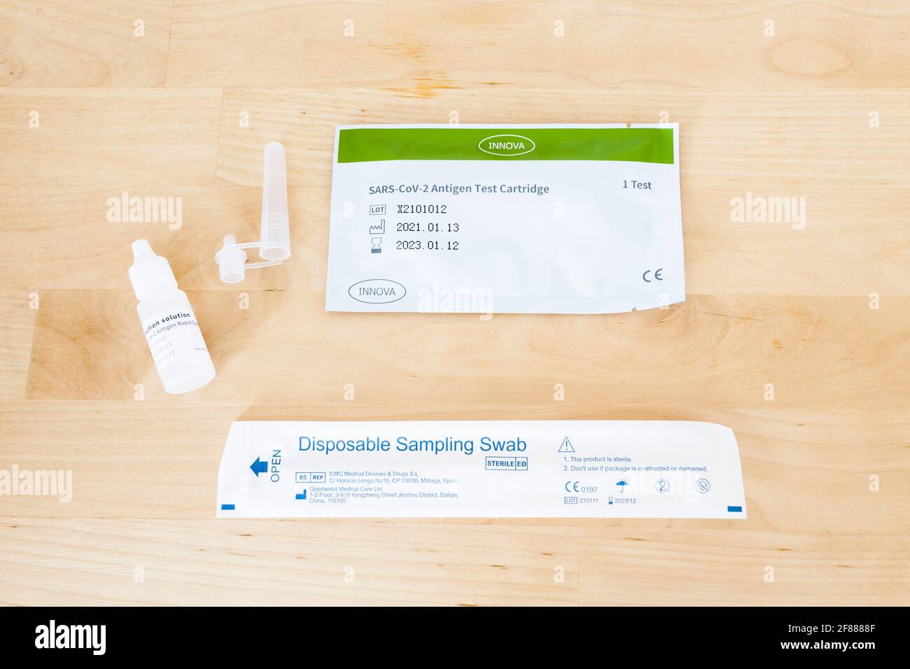 Test qualitatif rapide de l'antigène du COV-SRAS-2. Kit de test de débit latéral Covid-19 du coronavirus destiné aux professionnels de la santé et aux écoles, etc. Fabriqué par Innova Banque D'Images