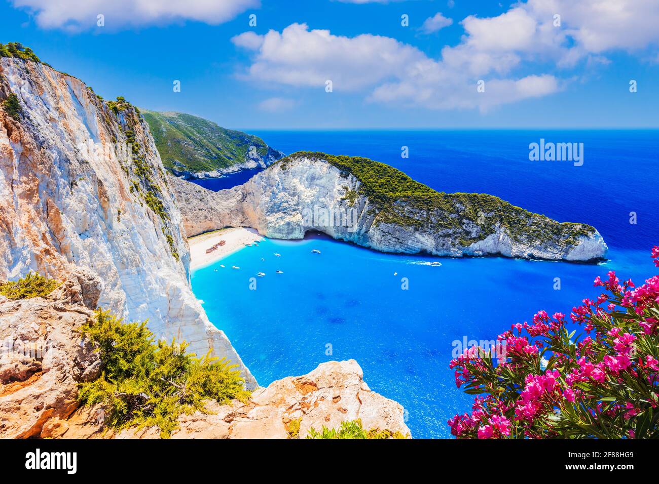 Zakynthos, Grèce. Plage de Navagio avec épave sur l'île de Zakynthos. Banque D'Images