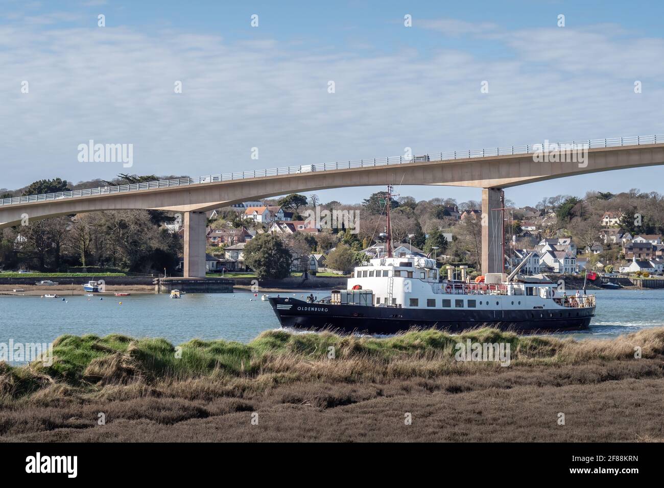 BIDEFORD, DEVON, ANGLETERRE - MARS 25 2021: L'Oldenburg de retour de l'île Lundy, le long de l'estuaire de Torridge. Banque D'Images