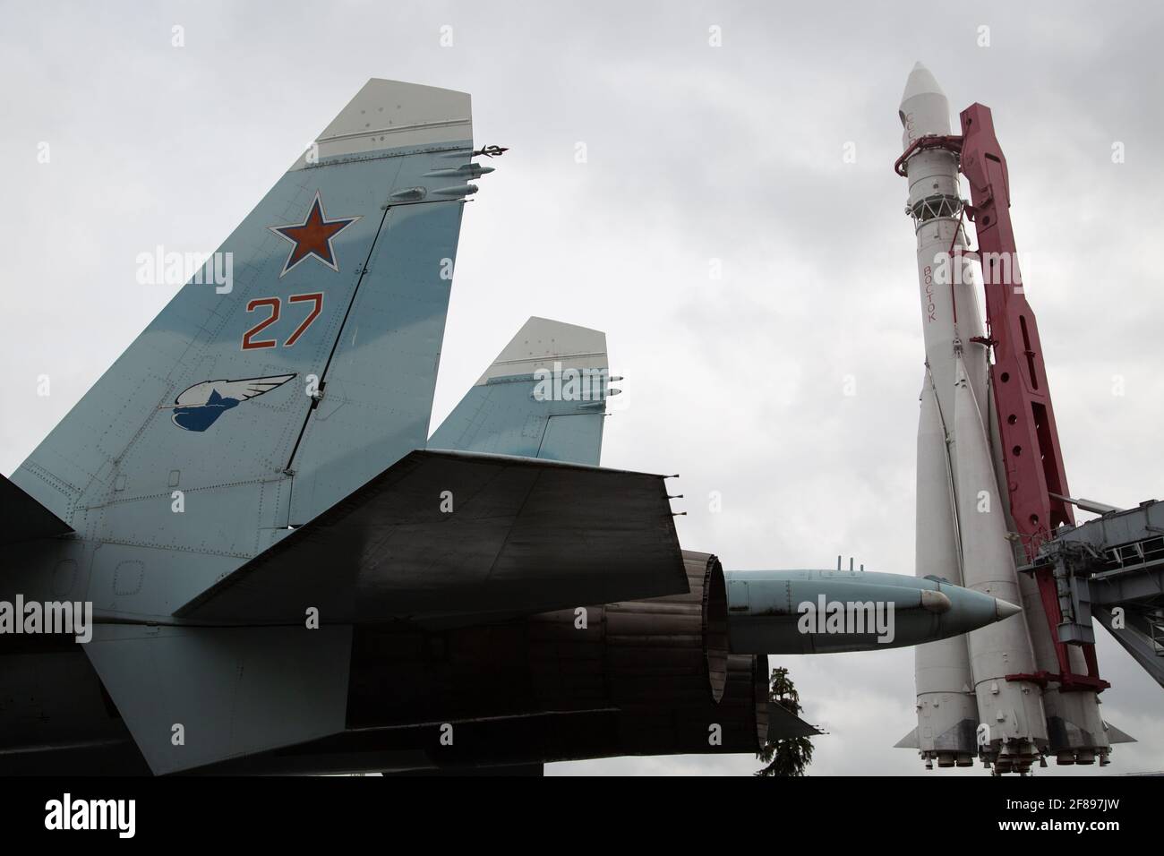 Soyuz Rocket et MIG Aircraft 2021 Banque D'Images