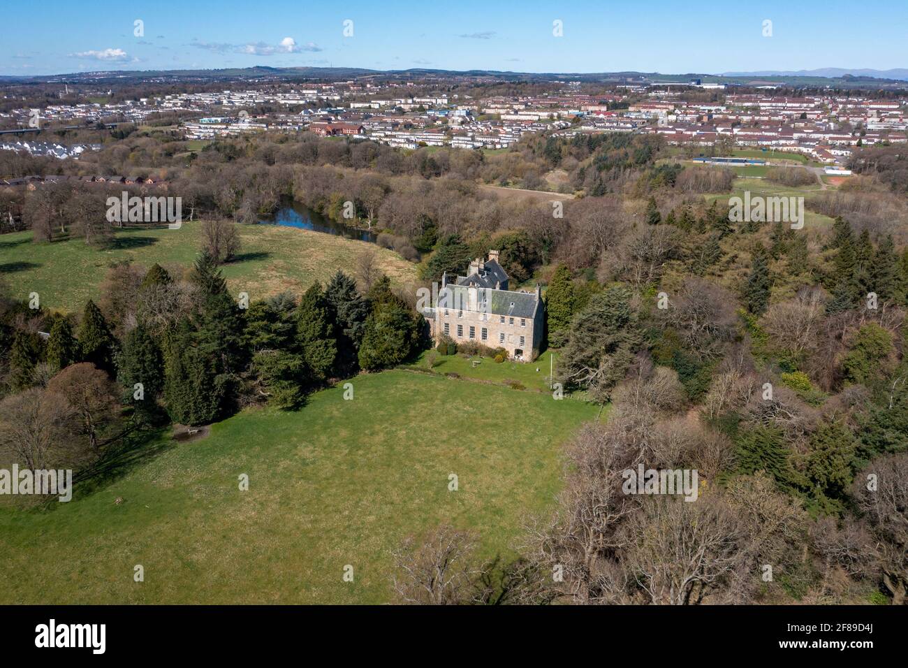 Vue aérienne de Calder House, Mid Calder, West Lothian, Écosse, Royaume-Uni. Banque D'Images