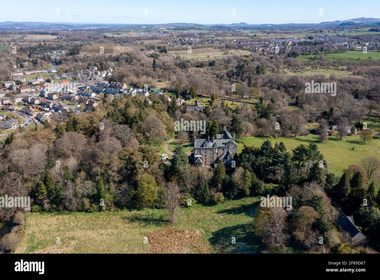 Vue aérienne de Calder House, Mid Calder, West Lothian, Écosse, Royaume-Uni. Banque D'Images