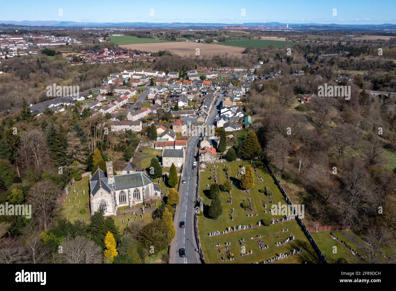 Vue aérienne du village de Mid Calder, West Lothian, Écosse. Banque D'Images