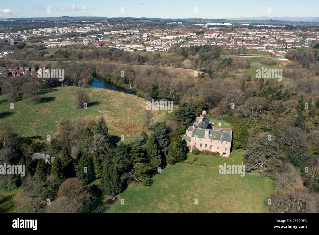 Vue aérienne de Calder House, Mid Calder, West Lothian, Écosse, Royaume-Uni. Banque D'Images