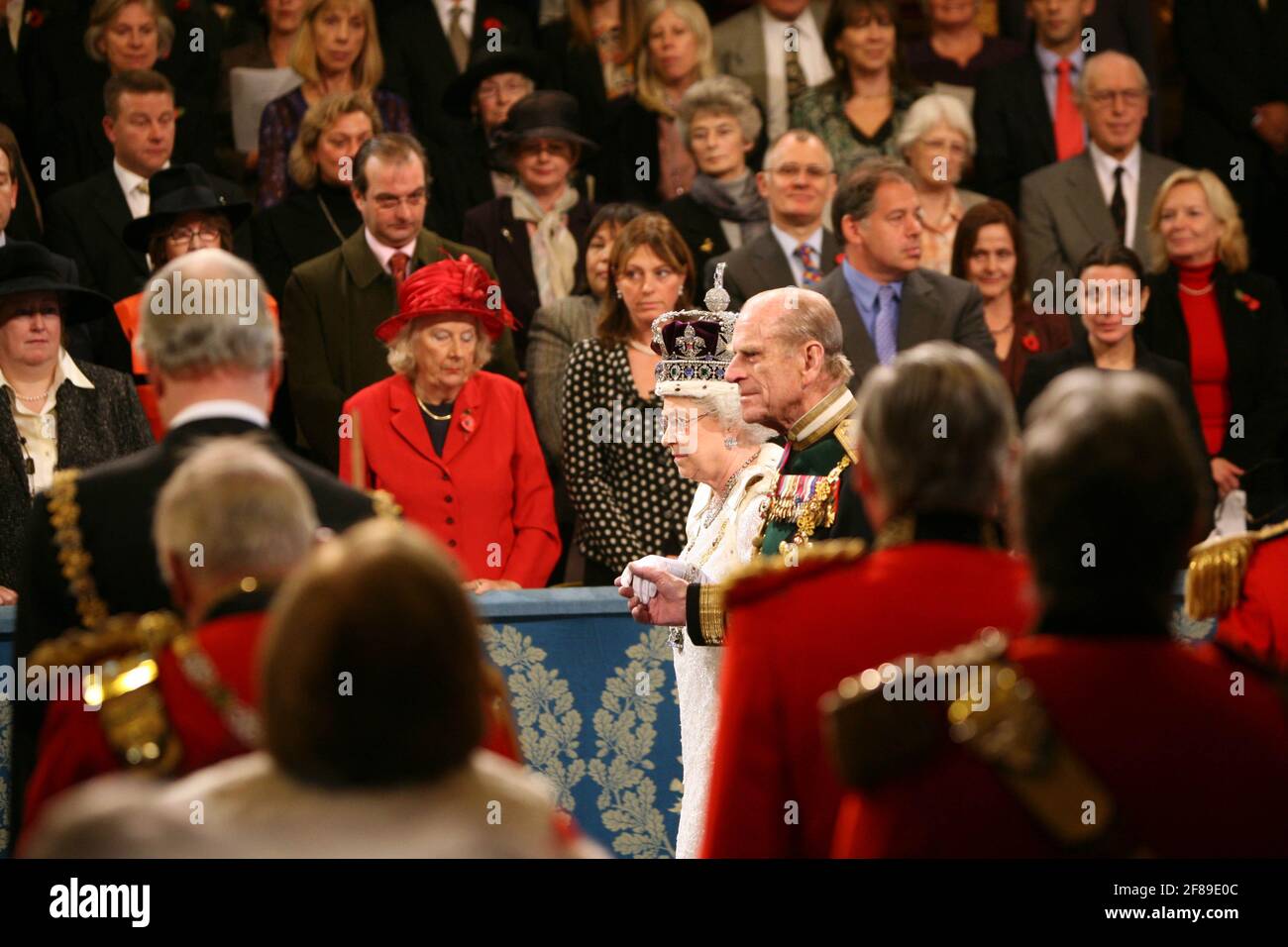 S.A.R. la reine Elizabeth II à l'ouverture du Parlement le 6 novembre 2007 à Londres. Le discours de la Reine, le premier pour le nouveau premier ministre britannique Gordon Brown. pic David Sandison 6/11/2007 POOL PIX Banque D'Images