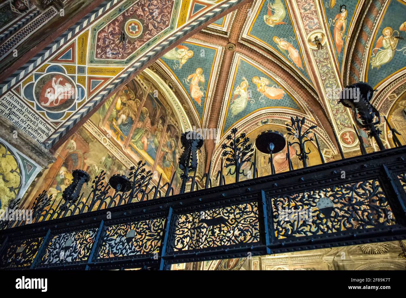 Sienne, Italie. Chapelle du Palazzo Pubblico par Taddeo di Bartolo (1362-1422), avec des fresques représentant la vie de la Vierge. (Pour utilisation éditoriale sur Banque D'Images