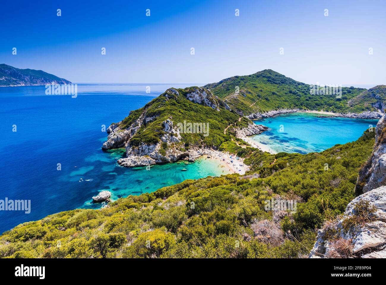 Corfou, Grèce. Vue aérienne de la plage de Porto Timoni. Banque D'Images