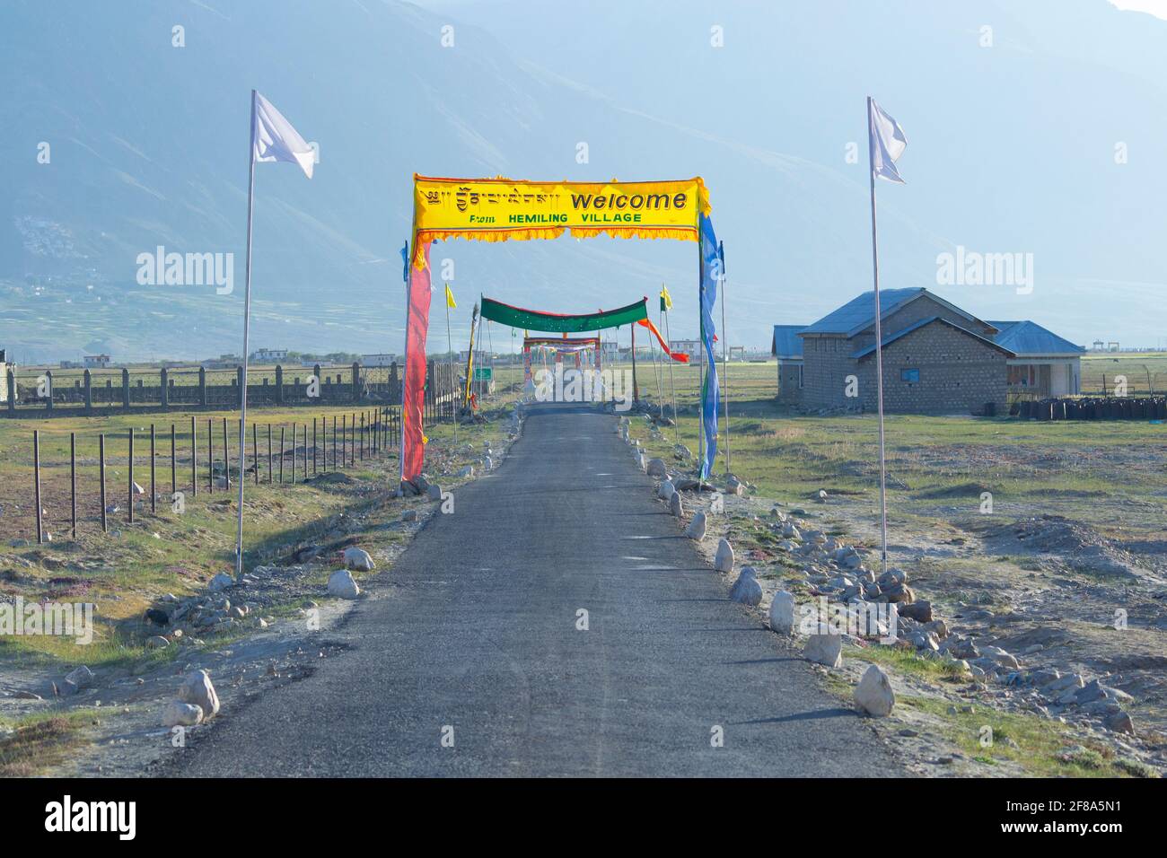 Zanskar, Inde 2012. Signes de bienvenue précédant la visite du Dalaï Lama à Padum Banque D'Images