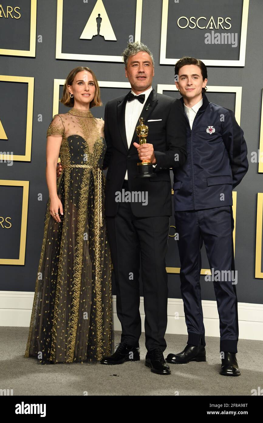 Natalie Portman, Taika Waititi, Timothée Chalamet, Jojo Rabbit dans la salle de presse lors de la 92e cérémonie annuelle des Oscars, tenue au Dolby Theatre à Hollywood et Highland à Hollywood, Californie, le dimanche 9 février 2020. Photo de Jennifer Graylock-Graylock.com 917-519-7666 Banque D'Images