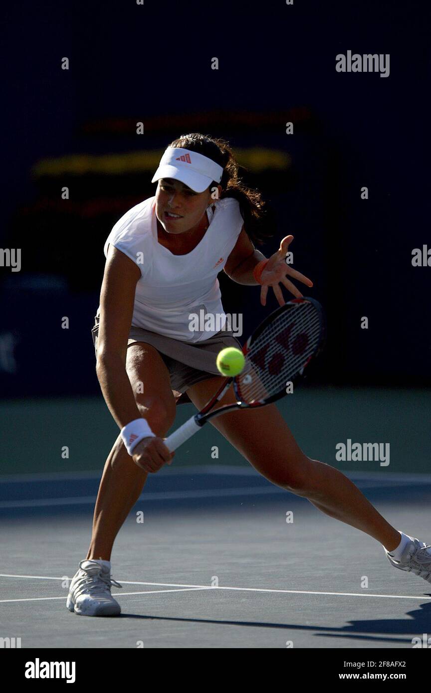 Ana Ivanovic de Serbie pendant son deuxième tour de perte à Julie coin au 2008 US Open Banque D'Images