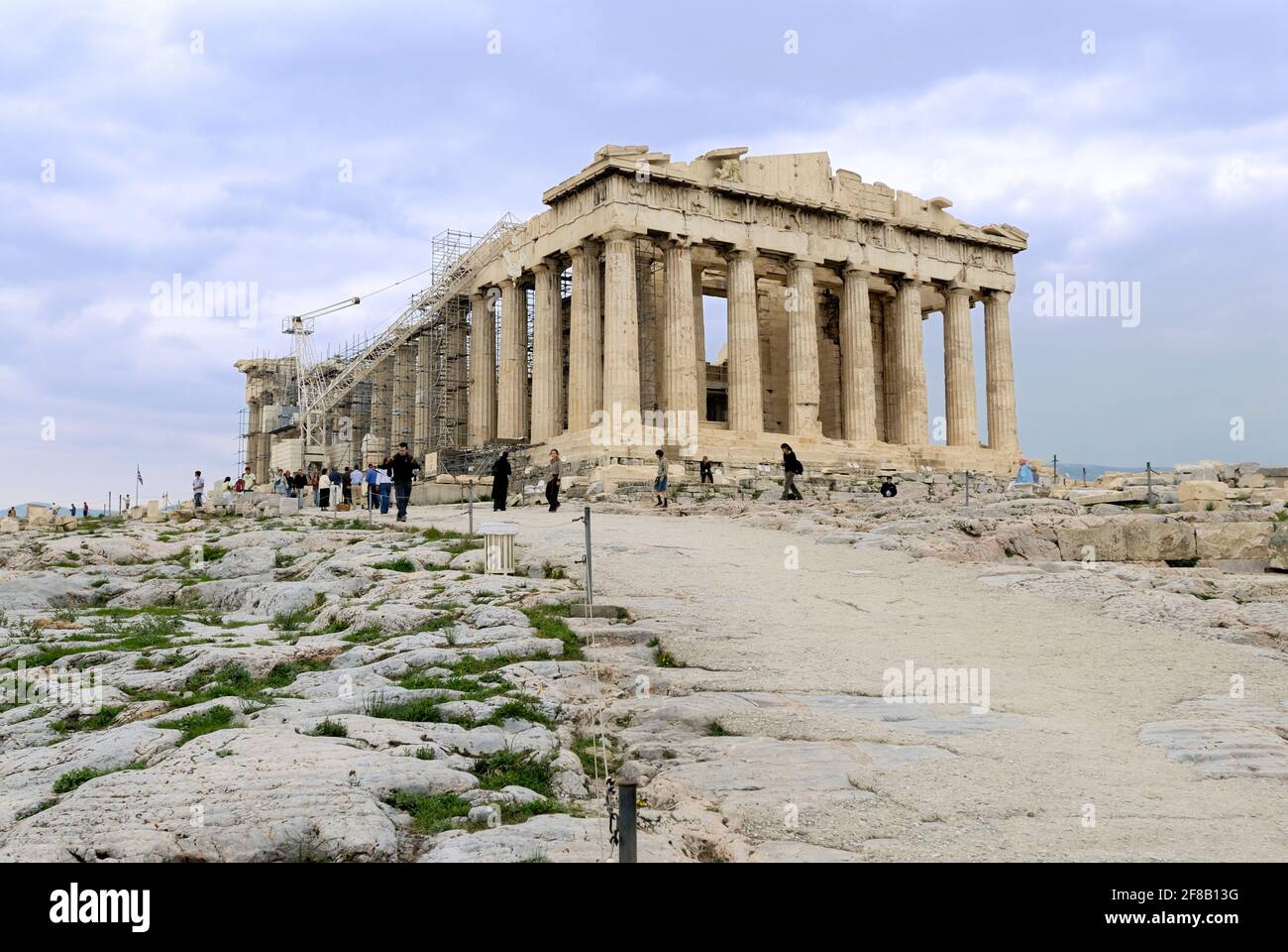Parthénon (Athena Parthenos) est l'impressionnant temple principal de l