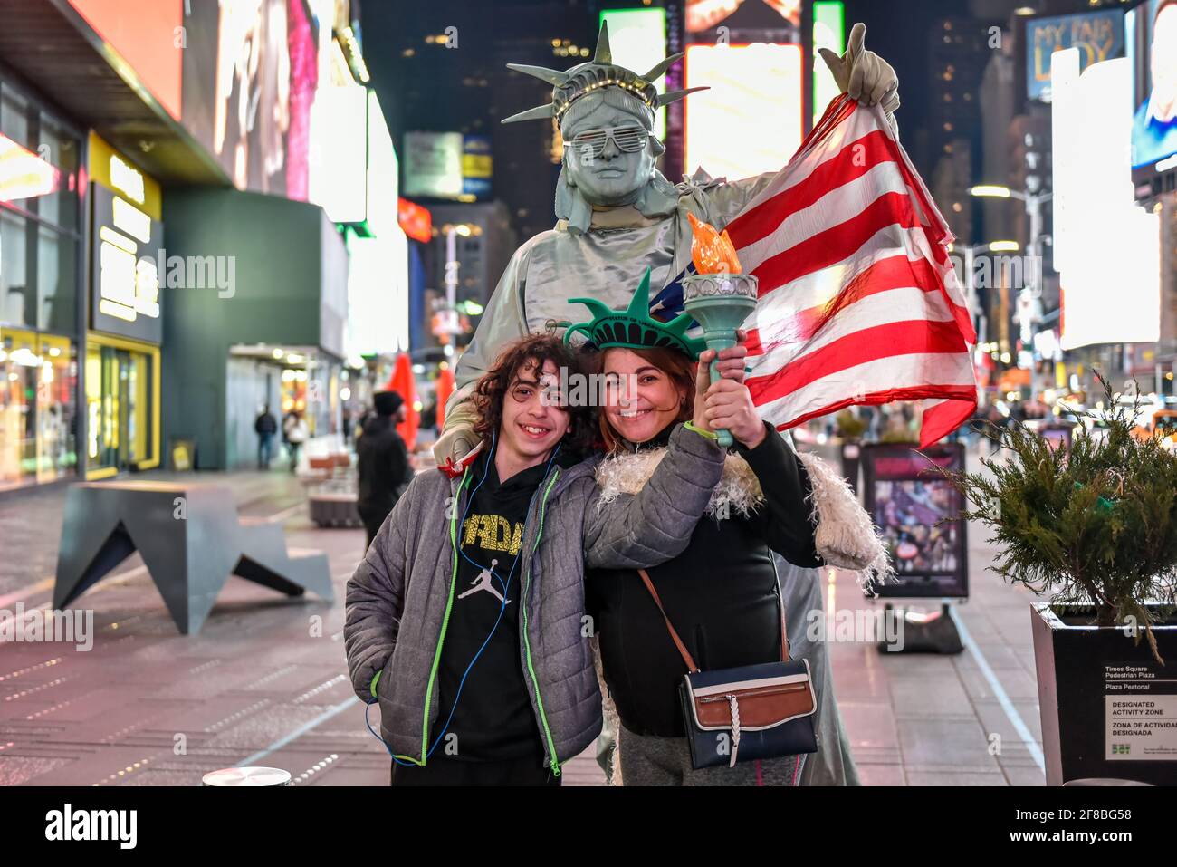 Portraits spontanés de touristes latino-américains à New York, États-Unis Banque D'Images