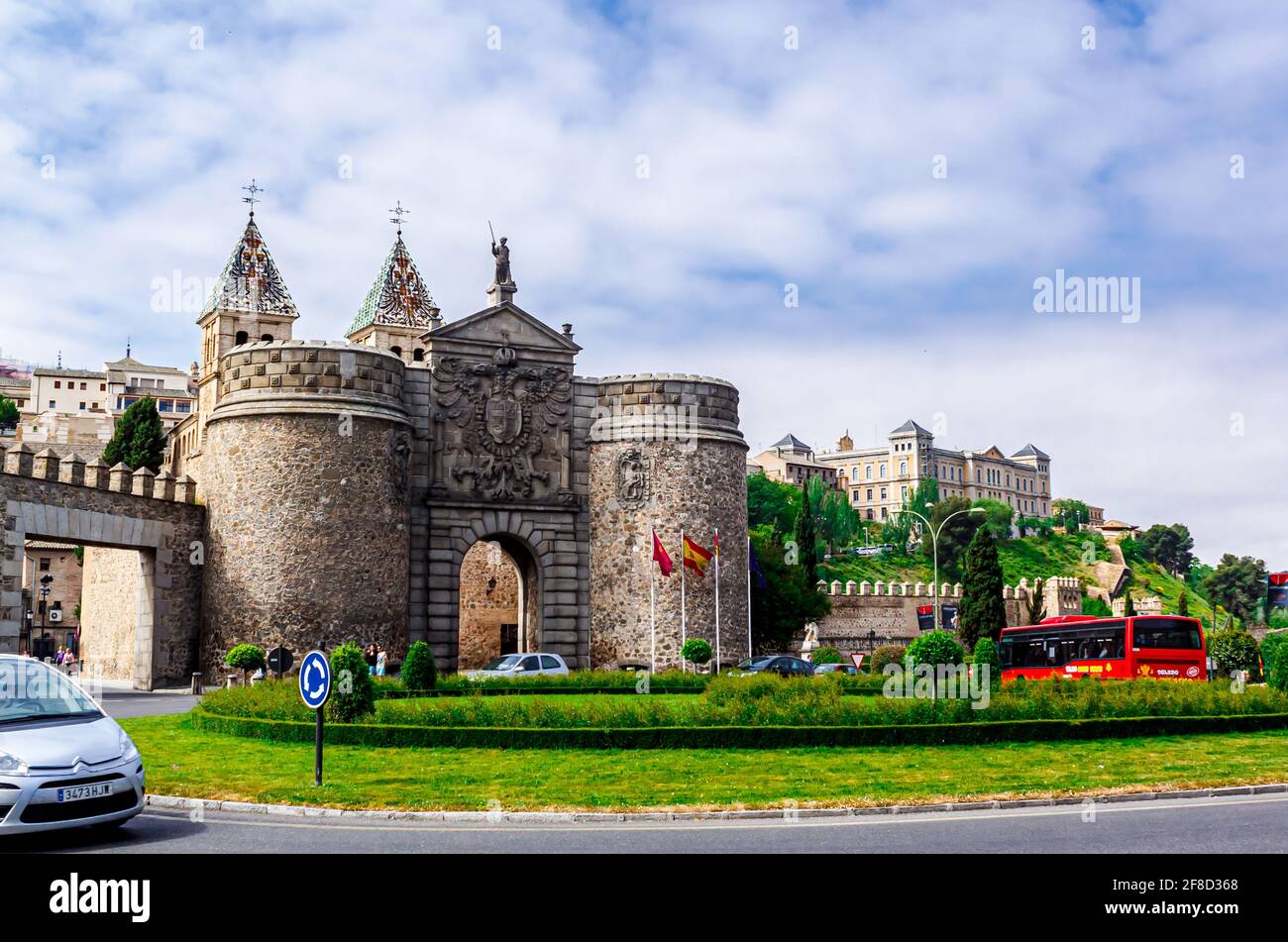 Tolède, Castilla la Mancha, Espagne - 12 mai 2013 : porte Puerta de Bisagra ou Alfonso VI. Banque D'Images