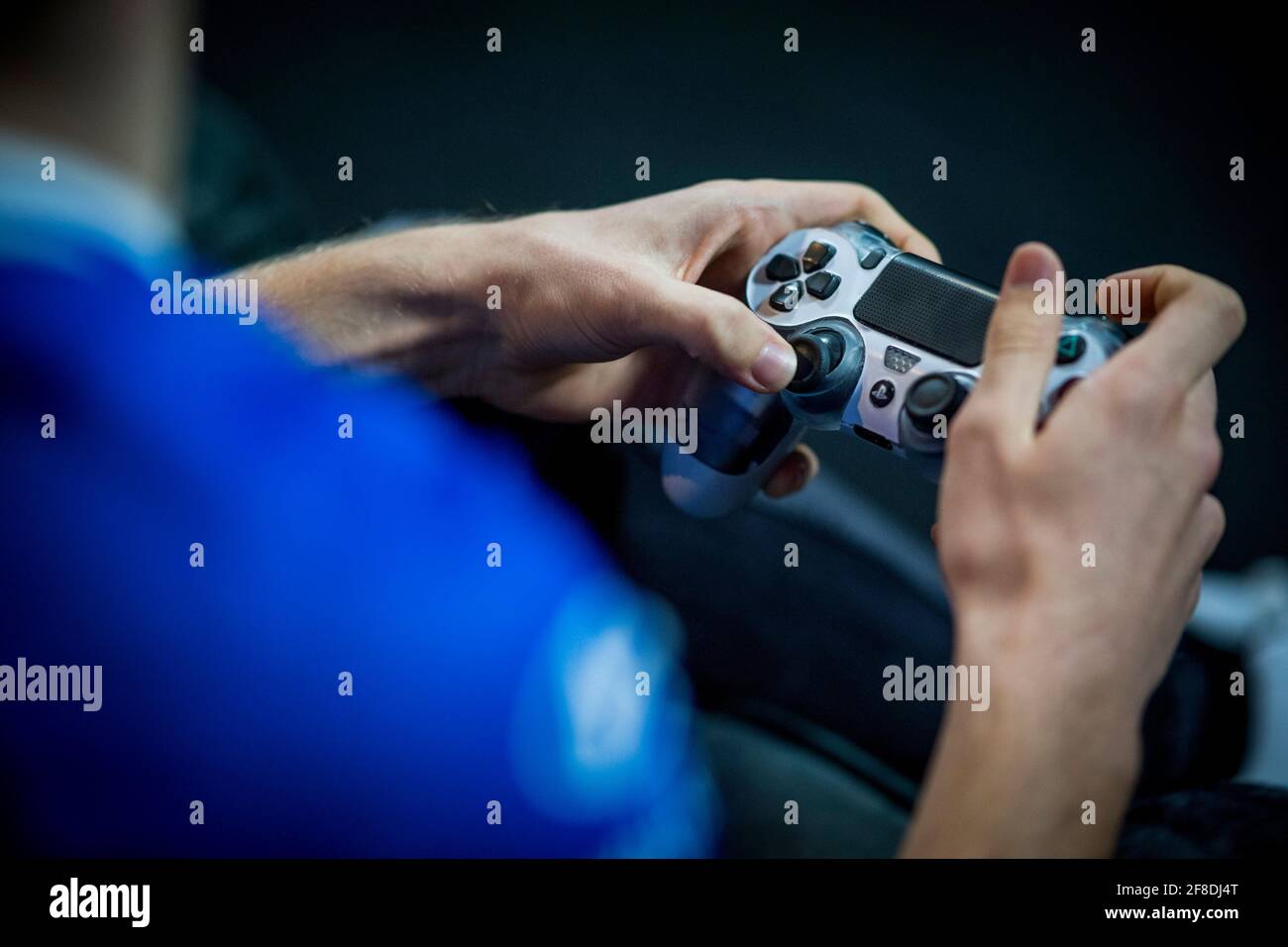 L'illustration montre la finale de la Fifa e-sport avec le club de football belge KAA Gent, à Gand, le mardi 13 avril 2021. BELGA PHOTO JASPER JACOBS Banque D'Images