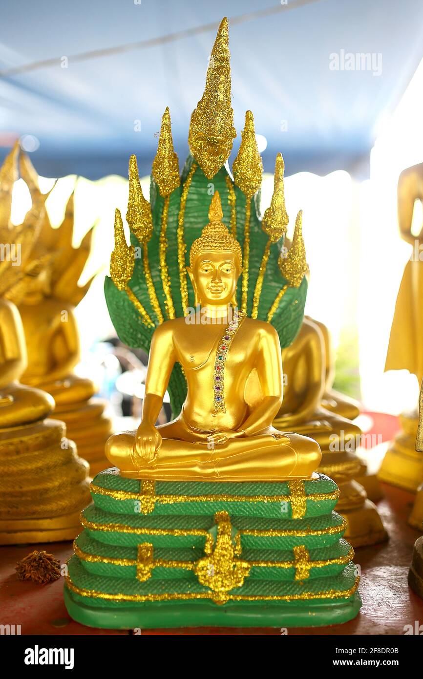 Statue de Bouddha dans le temple de Thaïlande Banque D'Images