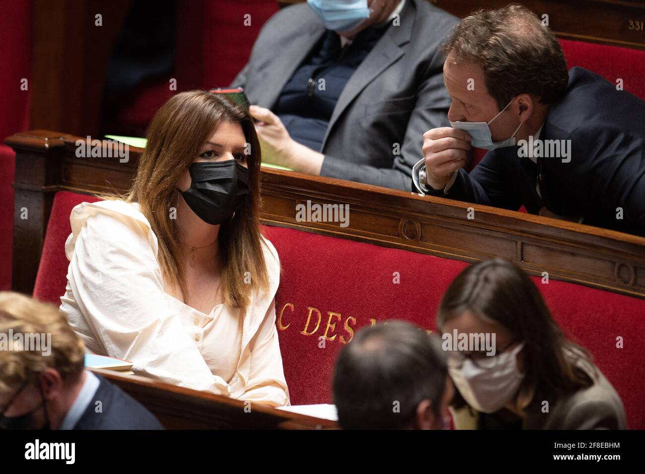 La ministre française de la Citoyenneté Marlene Schiappa et son adjoint, Sylvain Maillard, assistent à une session de questions au Gouvernement à l'Assemblée nationale française, le 13 avril 2021 à Paris, France. Photo de David Niviere/ABACAPRESS.COM Banque D'Images