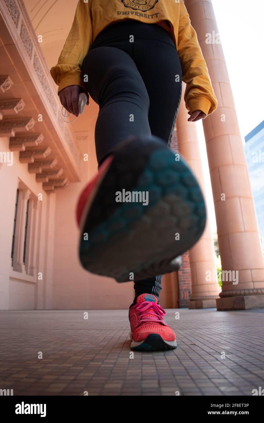 La petite fille géante Banque de photographies et d’images à haute