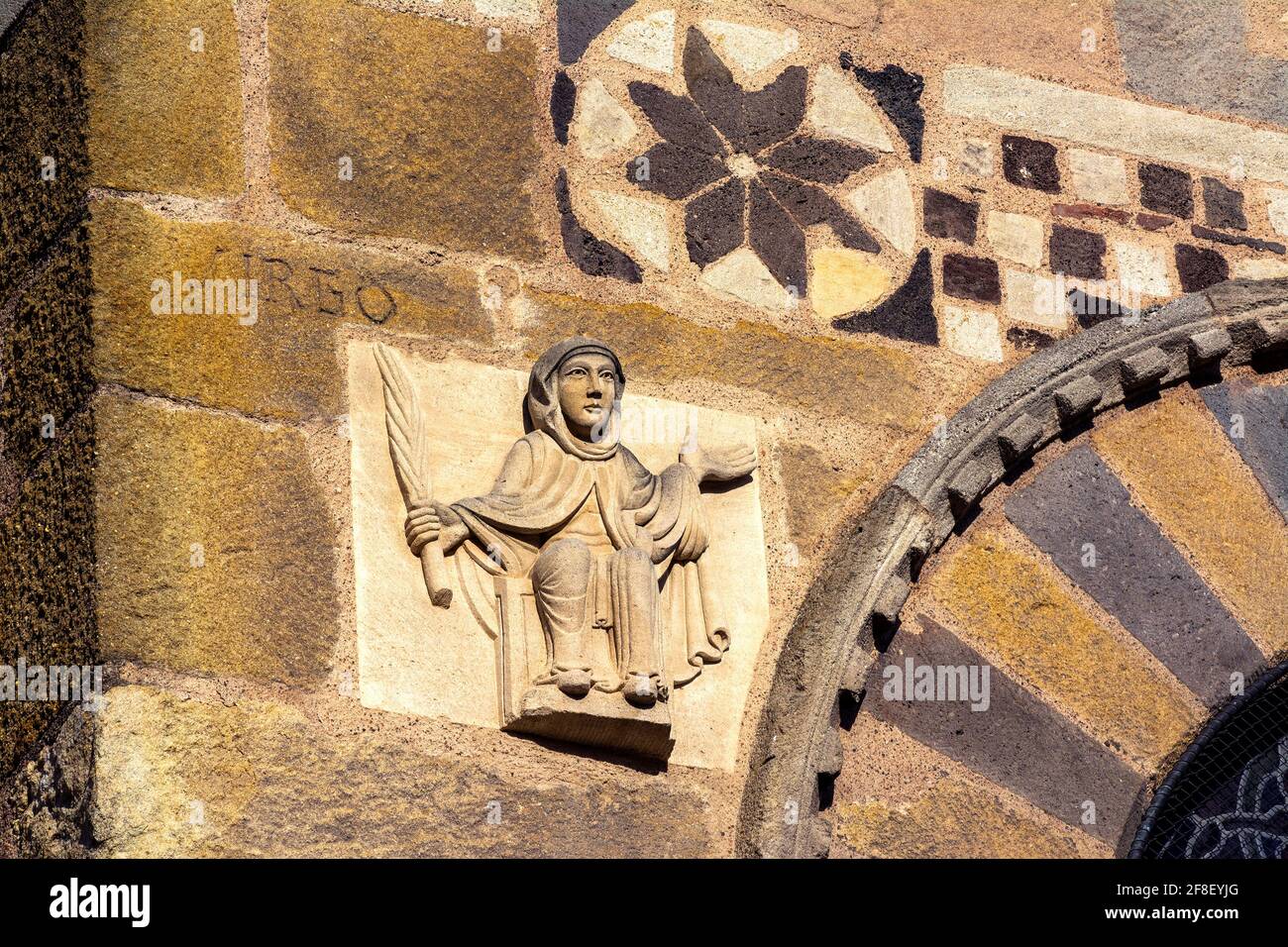 Issoire, signe zodiac (Vierge), église romaine de Saint-Austremoine, département du Puy de Dôme, Auvergne Rhône Alpes, France, Auvergne, France, Europe Banque D'Images