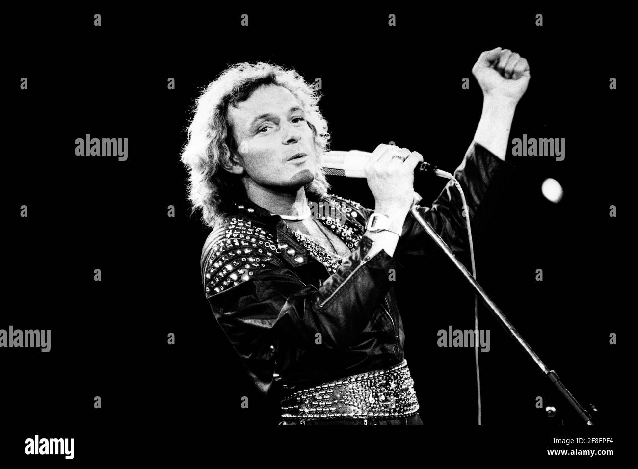 Egon MUELLER, Allemagne, pilote de circuit automobile, chant, ici comme chanteur au Sportpressefest Dortmund, le 17 janvier 1981, noir et blanc, noir et blanc, Noir et blanc, monochrome, monochrome SW, photo noir et blanc, Â | utilisation dans le monde entier Banque D'Images