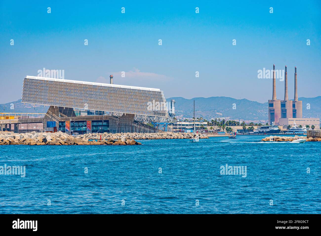 Centre international de voile au Port Forum à Barcelone, Espagne Photo  Stock - Alamy