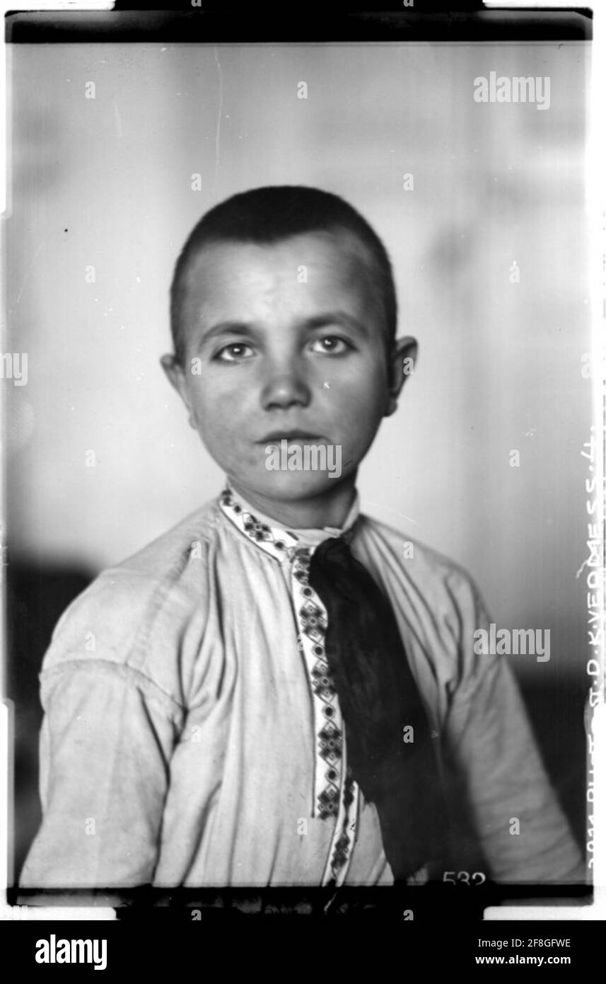 Ukrainien garçon en robe nationale Ustilug, Russie, Volhynia, près de Wladimir Wolinsky; photographe: Kriegsvermessung 4. Banque D'Images