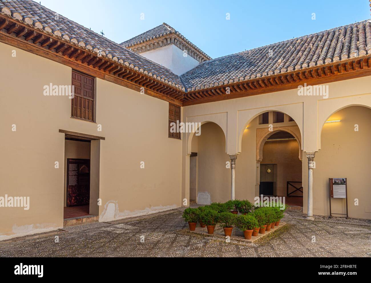 palacio de dar al horra