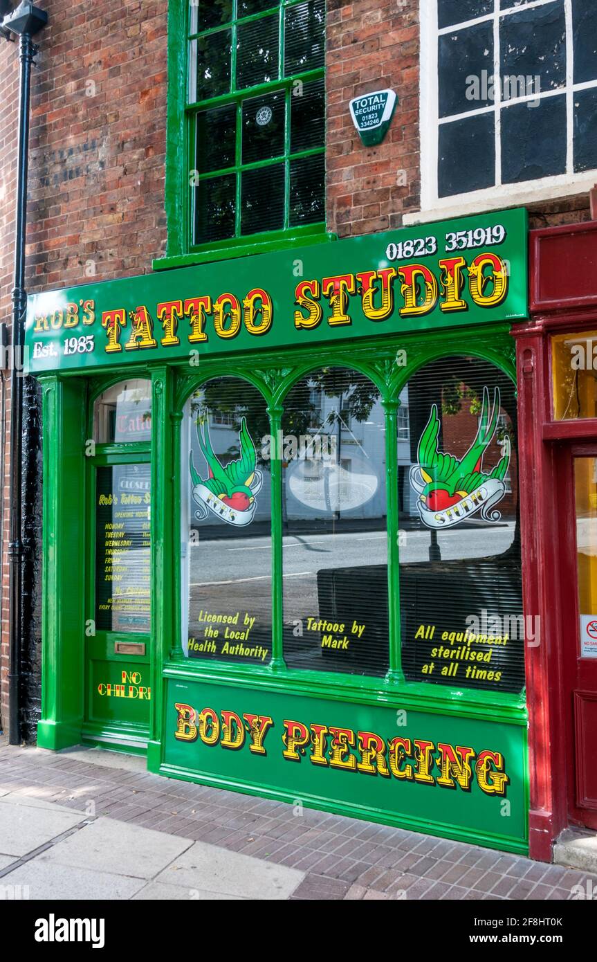 Les locaux de Rob Tattoo Studio à Taunton. Banque D'Images