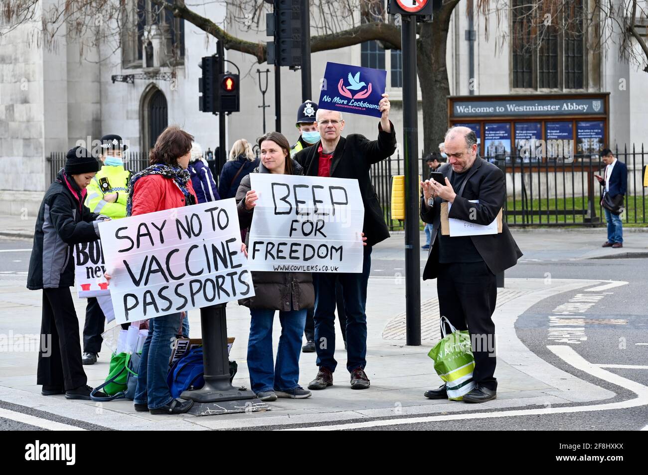 Londres. ROYAUME-UNI. 14/04/2021, manifestation anti-verrouillage, Parliament Square, Westminster, Londres. Crédit au Royaume-Uni : michael melia/Alay Live News Banque D'Images