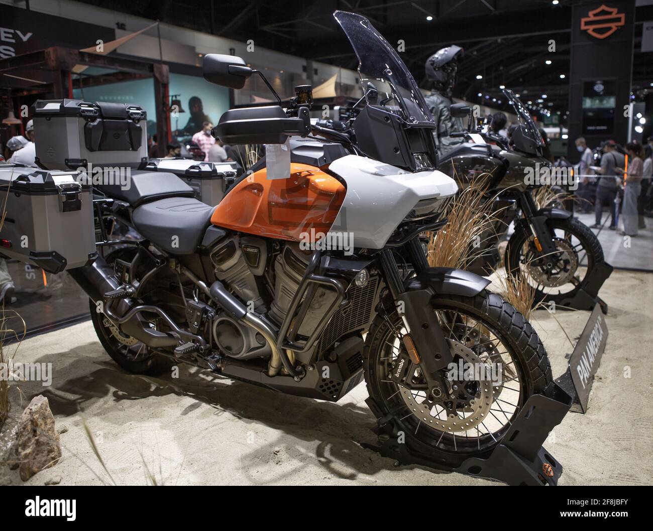 Bangkok, Thaïlande - 4 avril 2021: Harley Davidson PAN AMERICA exposé au SALON INTERNATIONAL DE L'AUTOMOBILE de BANGKOK 2021 Banque D'Images