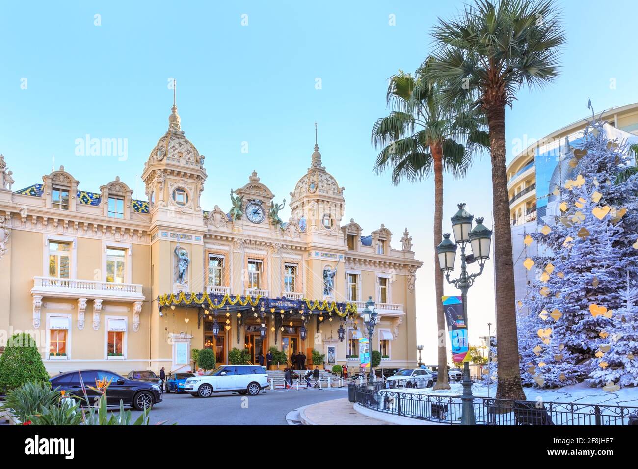 Monte Carlo Casino à l'heure de Noël en hiver, vue de face extérieure, Monaco Banque D'Images Monte Carlo Casino à l'heure de Noël en hiver, vue de face extérieure, Monaco Banque D'Images