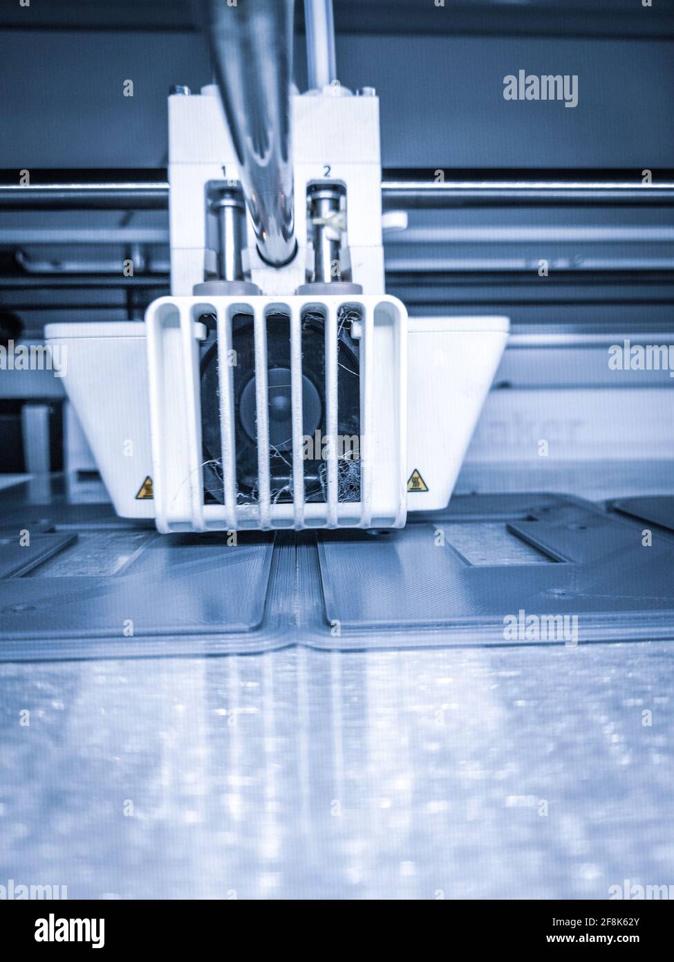 Imprimante 3D, impression avec filament en fil de plastique en technique de fabrication additive. Banque D'Images