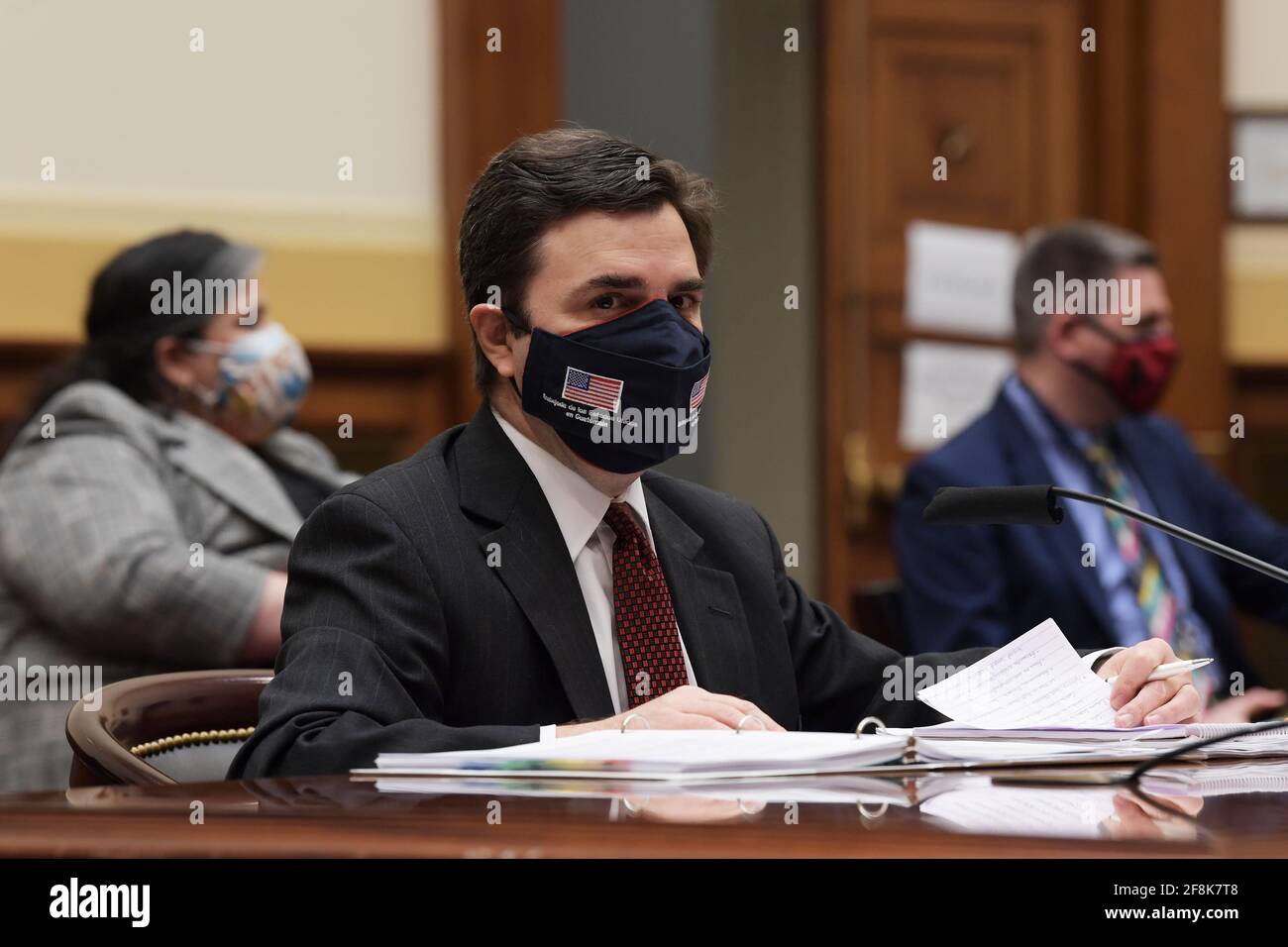 Washington, Distric de Columbia, États-Unis. 14 avril 2021. L'envoyé spécial pour le Triangle du Nord du Département d'État américain RICARDO ZUNIGA témoigne devant le sous-comité de l'hémisphère occidental, de la sécurité civile, des migrations et de la politique économique internationale lors d'une audition sur le renouvellement de l'engagement des États-Unis à s'attaquer aux causes profondes des migrations en provenance d'Amérique centrale, Aujourd'hui, le 14 avril 2021, au Rayburn Building/Capitol Hill à Washington DC, États-Unis. Credit: Lénine Nolly/ZUMA Wire/Alamy Live News Banque D'Images