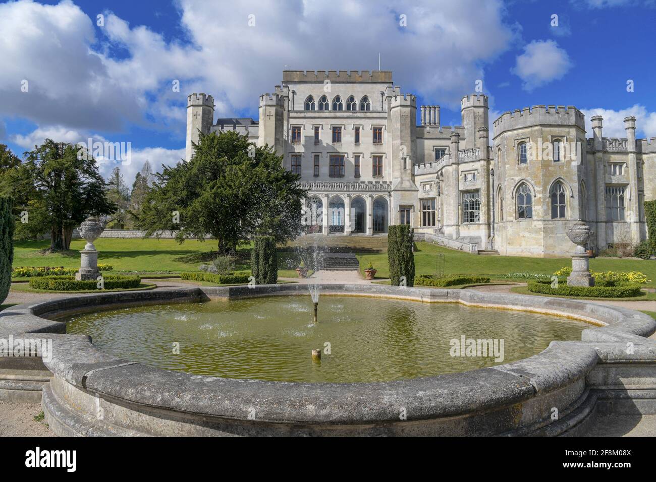 Ashridge House et fontaine Hertfordshire Angleterre Banque D'Images