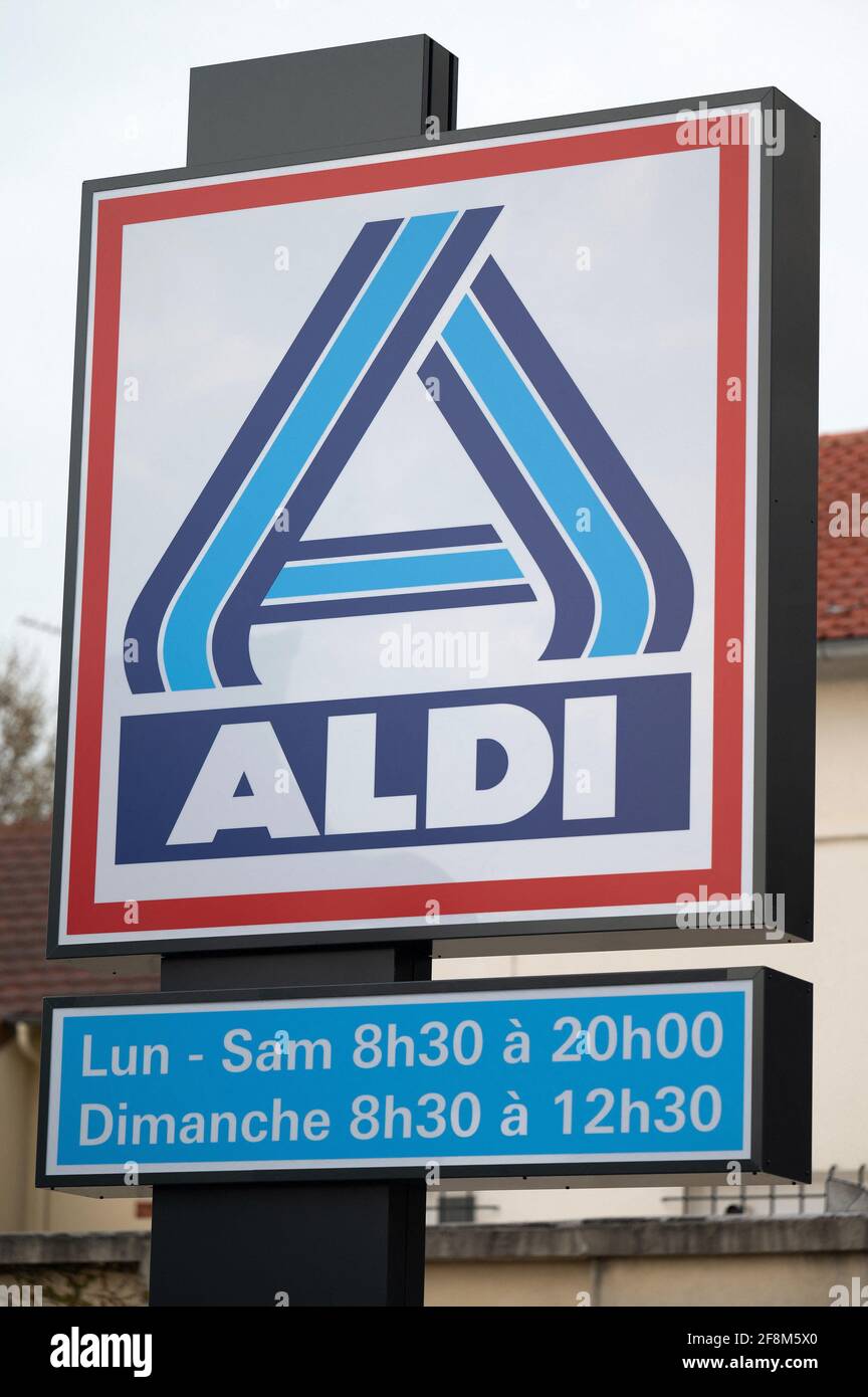 Une enseigne de la boutique ALDI, le 14 avril 2021 à la Varenne Saint-Hilaire, France. Photo de David Niviere/ABACAPRESS.COM Banque D'Images