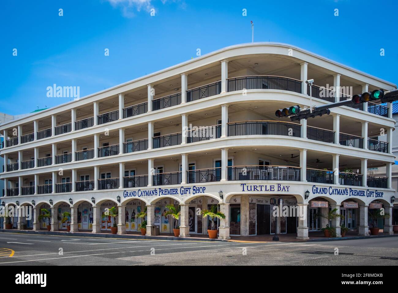 Grand Cayman, îles Caïman, juillet 2020, vue sur la boutique de cadeaux Turtle Bay à George Town Banque D'Images