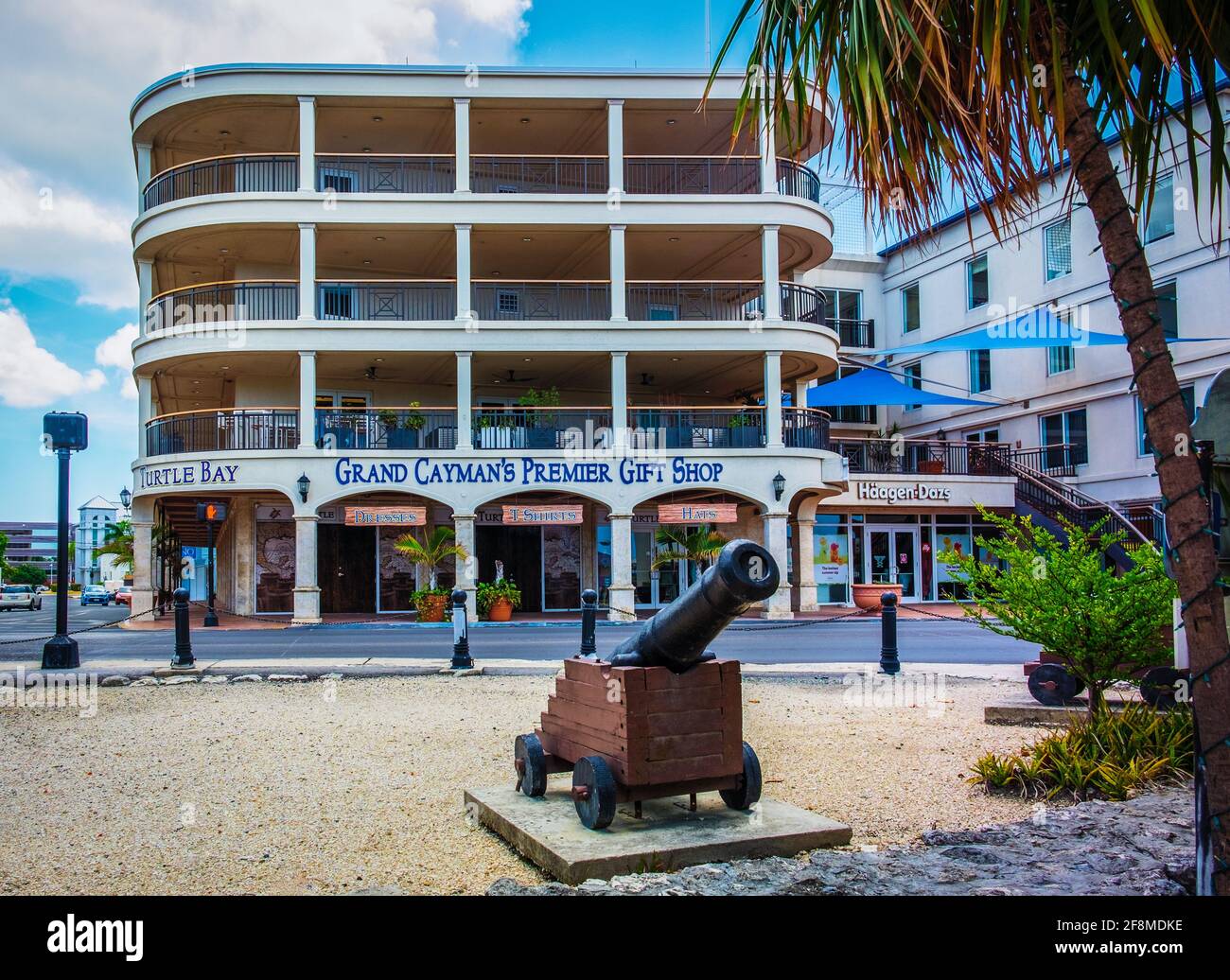 Grand Cayman, îles Caïman, juillet 2020, vue sur la boutique de cadeaux Turtle Bay à George Town Banque D'Images