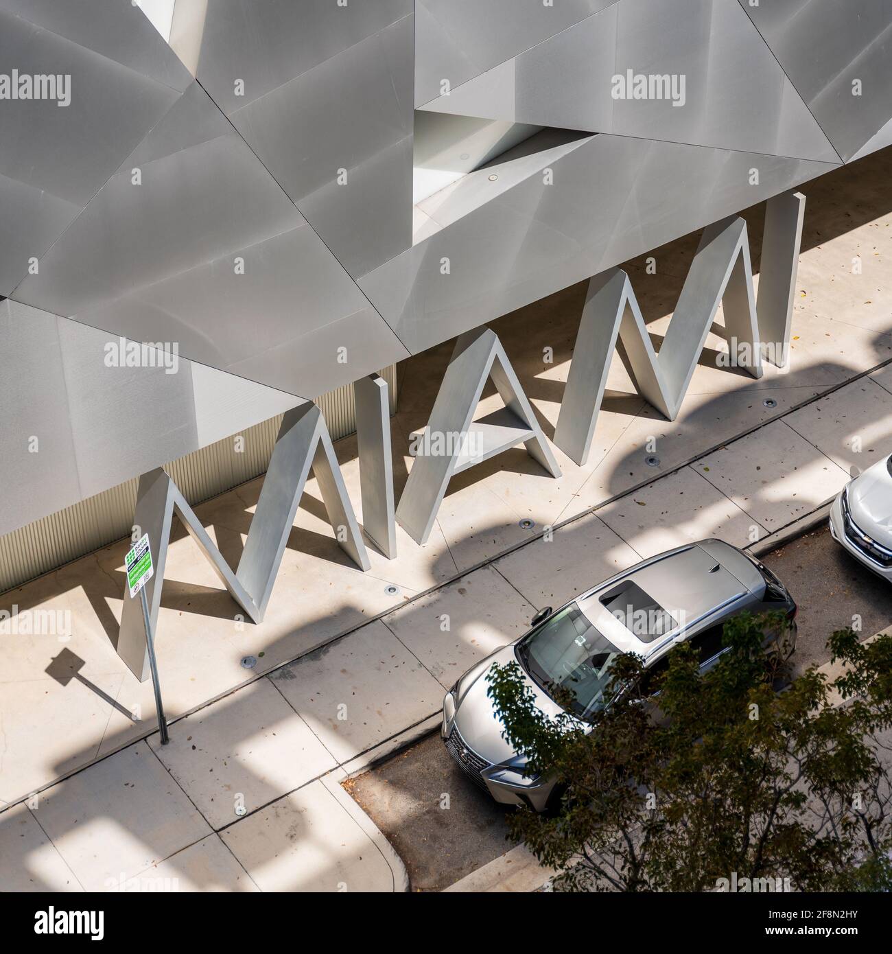 Miami signalisation dans de grandes lettres métalliques à l'Institut d'art contemporain, Floride, États-Unis Banque D'Images
